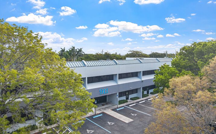 Pictures of Office property located at 911 E Atlantic Blvd, Pompano Beach, FL 33060 for lease - image #1
