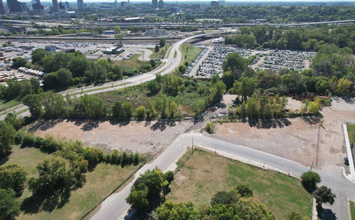 Pictures of Retail, Land property located at 212 Girard Ave N, 1311 Currie Ave, Minneapolis, MN 55405 for lease - image #1