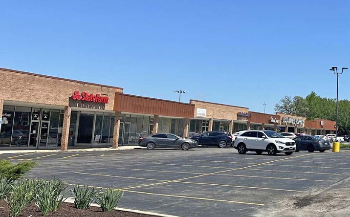 Pictures of Retail, Office, Restaurant property located at 3010 Hobson Rd, Woodridge, IL 60517 for lease - image #1