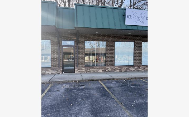 Pictures of Retail, Office property located at 1874 Ashwood Cir, Fort Wright, KY 41011 for lease - image #1