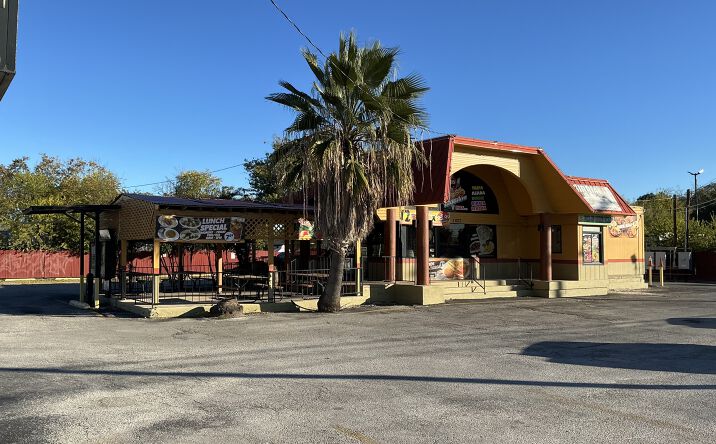 Pictures of Retail, Land, Restaurant property located at 1027 SW Military Dr, San Antonio, TX 78221 for lease - image #1
