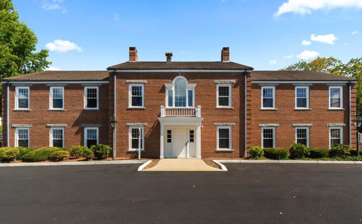 Pictures of Office property located at 157 Goose Ln, Guilford, CT 06437 for lease - image #1