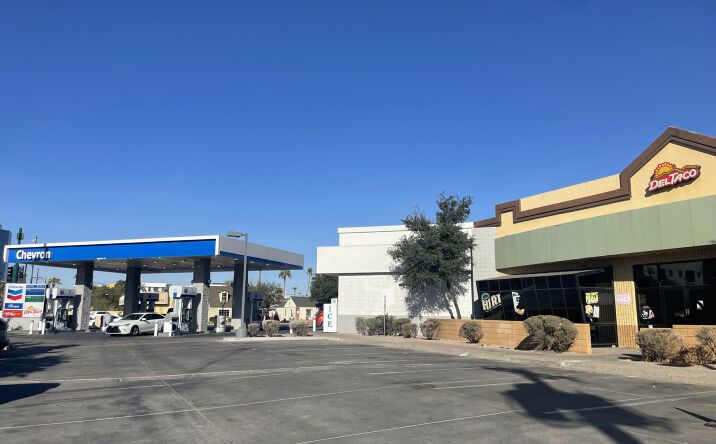 Pictures of Restaurant property located at 305 E Thomas Rd, Phoenix, AZ 85012 for lease - image #1