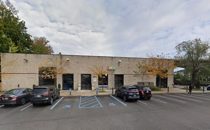 Pictures of Office property located at 55 Lumber Rd, Roslyn, NY 11576 for lease - image #1