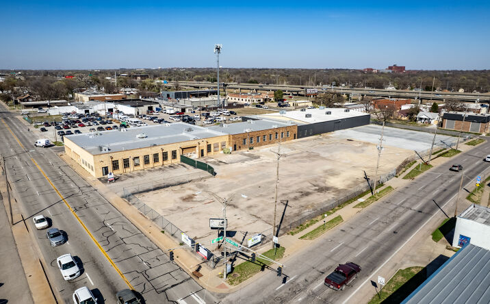 Pictures of Industrial property located at 222 N Hydraulic Ave, Wichita, KS 67214 for lease - image #1
