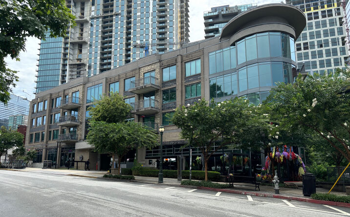 Pictures of Restaurant property located at 1020 Piedmont Ave NE, Atlanta, GA 30309 for lease - image #1