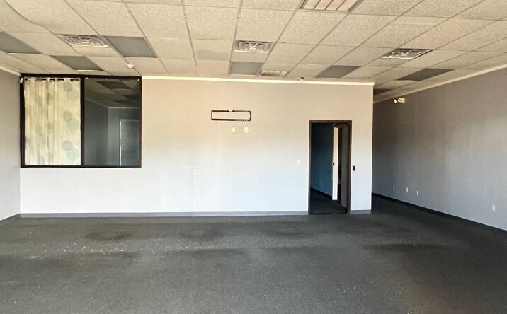 Pictures of Retail property located at 8350 Florida Blvd, Baton Rouge, LA 70806 for lease - image #1