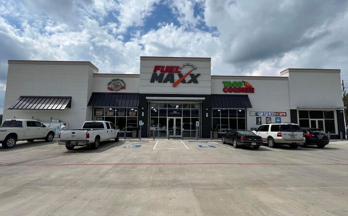Pictures of Retail, Restaurant property located at 15742 TX-421, Kountze, TX 77625 for lease - image #1