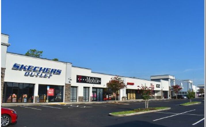 Pictures of Retail property located at 9428 Arlington Expy, Jacksonville, FL 32225 for lease - image #1