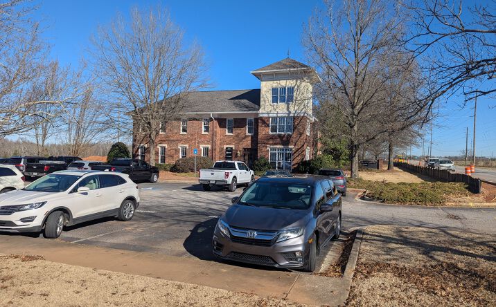Pictures of Office property located at 1022 12 Oaks Dr, Watkinsville, GA 30677 for lease - image #1