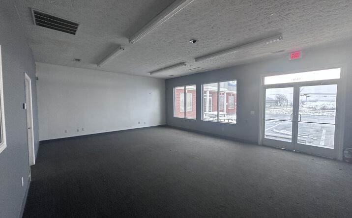 Pictures of Retail, Office, Special Purpose property located at 1442 E John Rowan Blvd, Bardstown, KY 40004 for lease - image #1