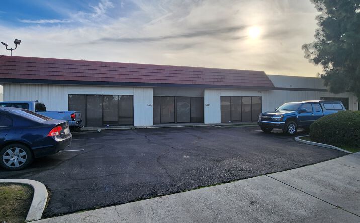 Pictures of Retail, Office, Industrial property located at 2750 N Clovis Ave, Fresno, CA 93727 for lease - image #1