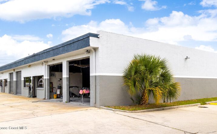 Pictures of Industrial property located at 4165 Dow Road, Melbourne, FL 32934 for lease - image #1