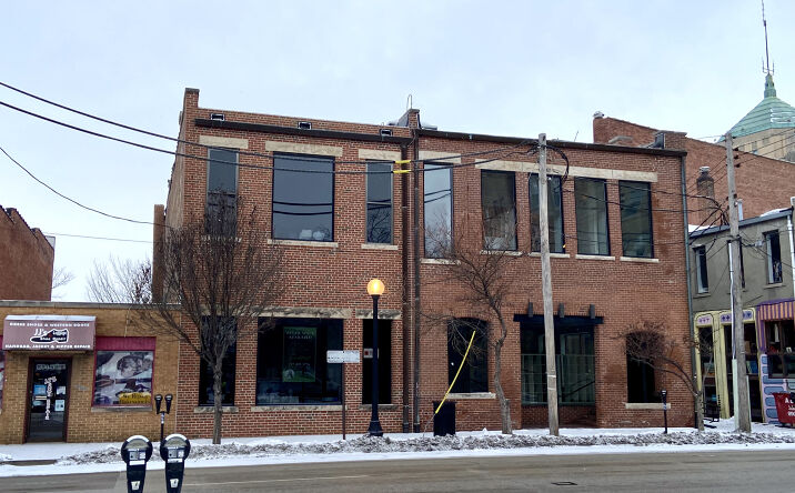 Pictures of Retail, Office property located at 105 S Walnut St, Champaign, IL 61820 for lease - image #1