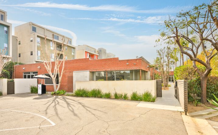 Pictures of Office, Industrial property located at 4201 Redwood Ave, Los Angeles, CA 90066 for sales - image #1
