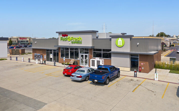 Pictures of Retail, Restaurant, Special Purpose property located at 4125 N Sheridan Rd, Peoria, IL 61614 for lease - image #1