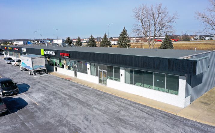 Pictures of Retail property located at 933 - 959 W Jackson St, Morton, IL 61550 for lease - image #1