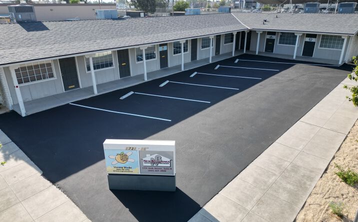 Pictures of Office property located at 1727 16th St, Bakersfield, CA 93301 for lease - image #1