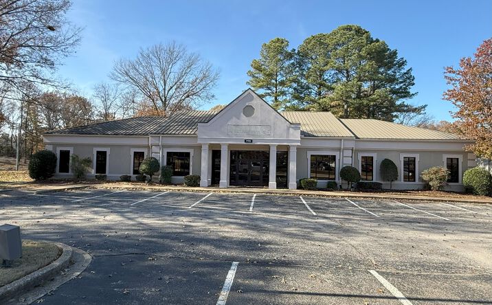 Pictures of Office property located at 773 North Parkway, Jackson, TN 38305 for lease - image #1
