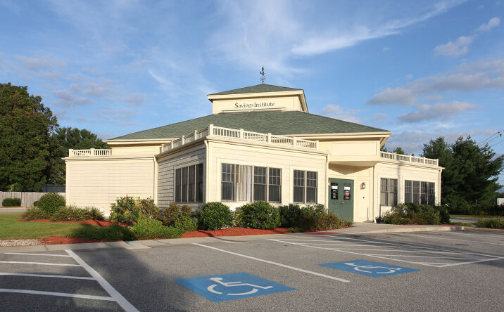 Pictures of Retail property located at 581 Hartford Pike, Killingly, CT 06241 for sales - image #1