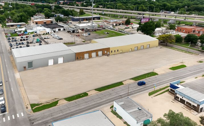 Pictures of Industrial property located at 222 N Hydraulic Ave, Wichita, KS 67214 for lease - image #1