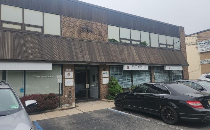 Pictures of Office property located at 1114 Goffle Rd, Hawthorne, NJ 07506 for lease - image #1