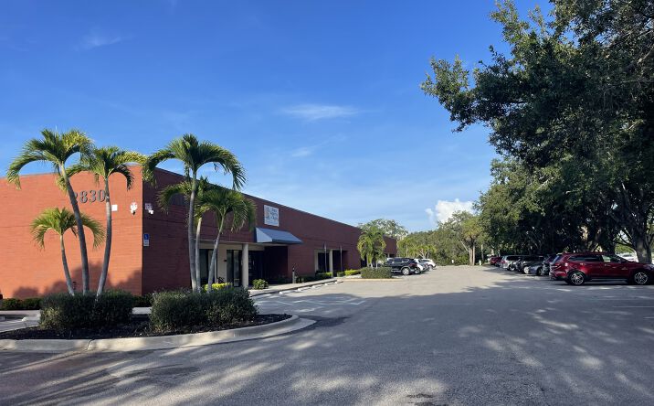 Pictures of Retail, Office property located at 2830 Winkler Ave, Fort Myers, FL 33916 for lease - image #1