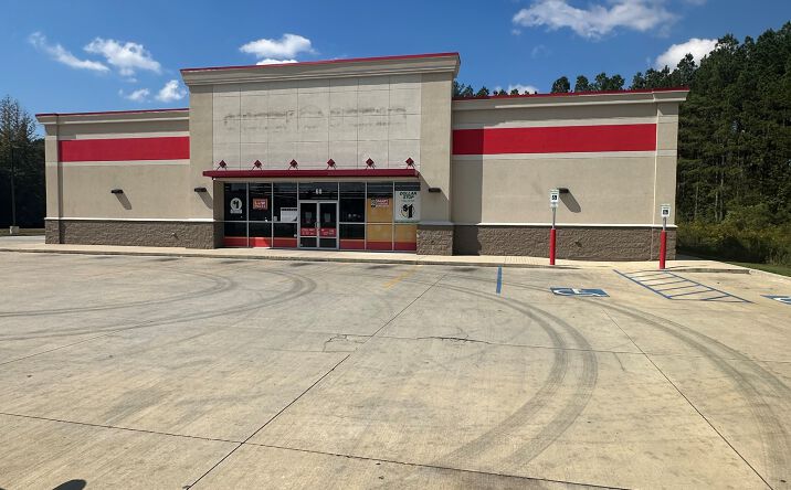 Pictures of Retail property located at 60 Mike Parra Rd, Columbus, MS 39705 for lease - image #1