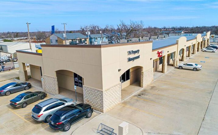 Pictures of Retail property located at 7220 S Western Ave, Oklahoma City, OK 73139 for lease - image #1