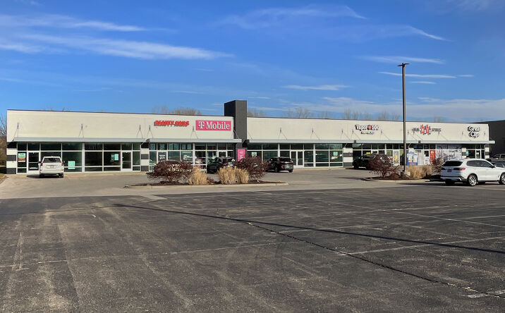 Pictures of Retail property located at 910 NW 25th St, Topeka, KS 66608 for lease - image #1