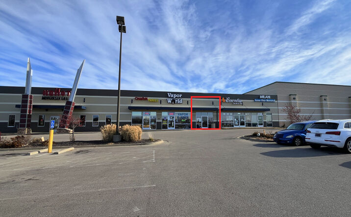 Pictures of Retail property located at 5900 SW Huntoon St, Topeka, KS 66604 for lease - image #1