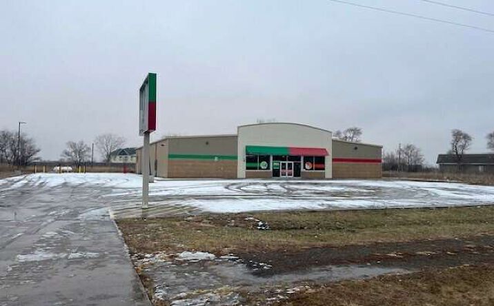 Pictures of Retail, Industrial property located at 812 SD-47, Fort Thompson, SD 57339 for lease - image #1