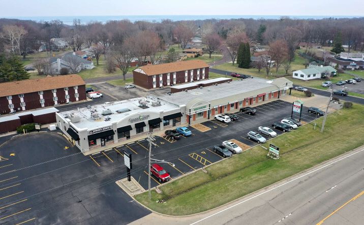 Pictures of Office property located at 8512 Knoxville Ave, Peoria, IL 61615 for lease - image #1
