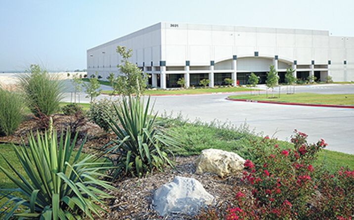 Pictures of Industrial property located at 3631 W. Davis St., Dallas, TX 75211 for lease - image #1
