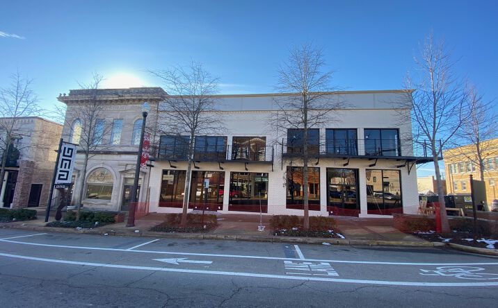 Pictures of Retail, Office, Restaurant property located at 213 W Main St, Tupelo, MS 38804 for lease - image #1