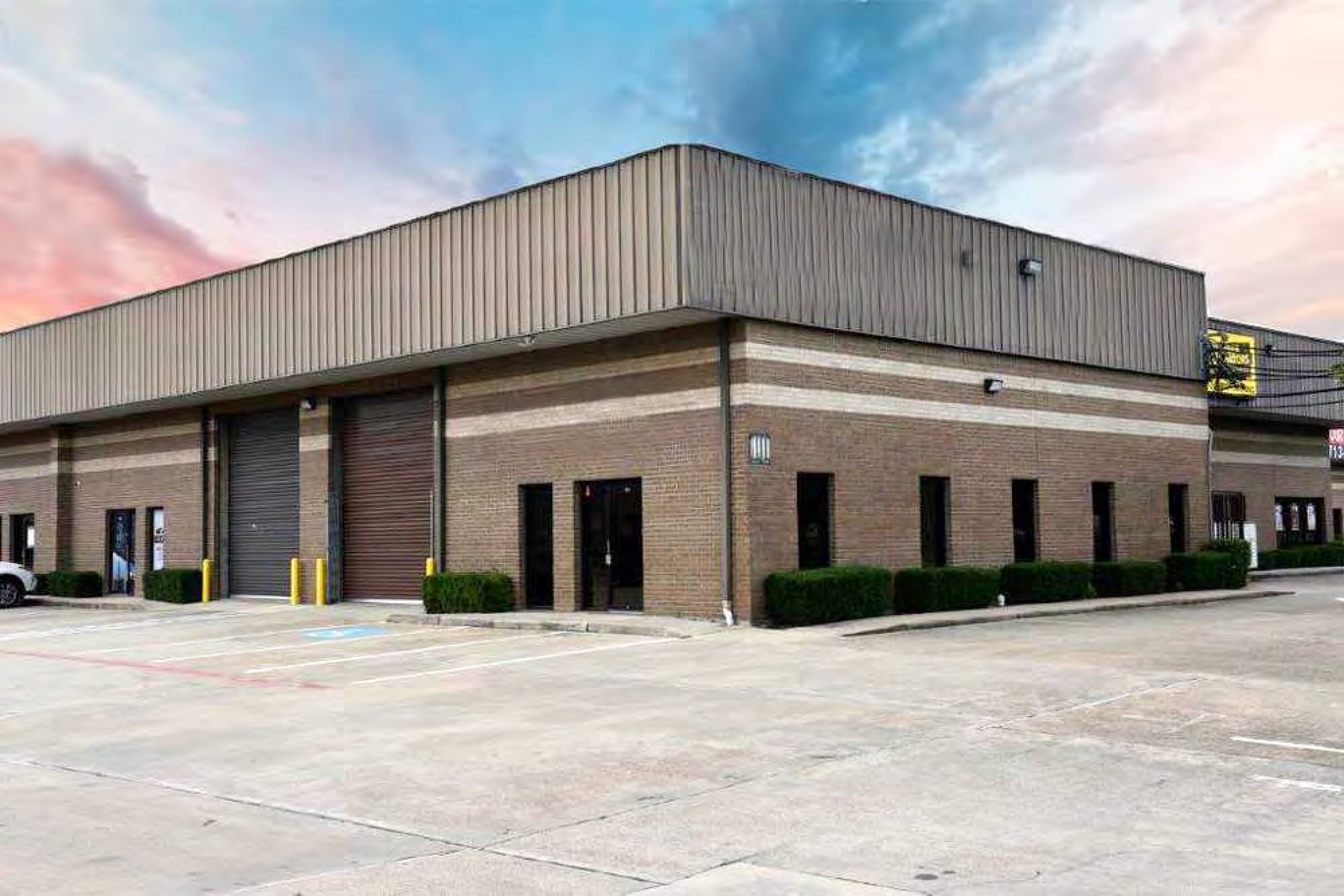 Exterior view of Beltway 8 Bp - Building 7, an industrial property located at 5829 W Sam Houston Pkwy N, Houston, TX 77041.