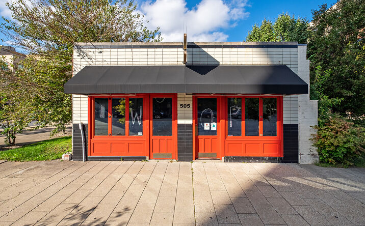 Pictures of Restaurant property located at 505 W Broadway, Louisville, KY 40202 for lease - image #1