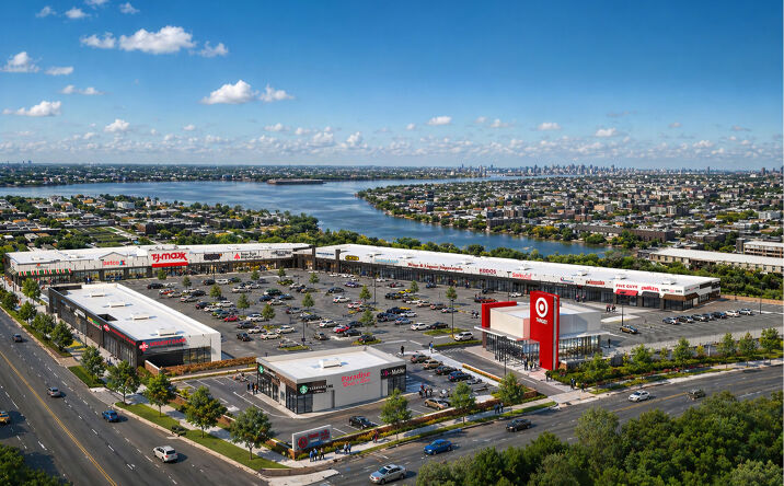 Pictures of Retail property located at 815 Hutchinson Riv Pkwy, Bronx, NY 10465 for lease - image #1