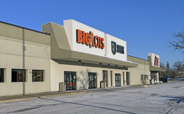 Pictures of Retail property located at 8901 Knoxville Ave, Peoria, IL 61615 for lease - image #1
