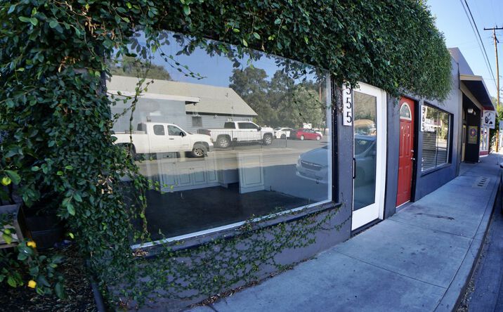 Pictures of Retail, Office property located at 555 W El Roblar Dr, Ojai, CA 93023 for lease - image #1