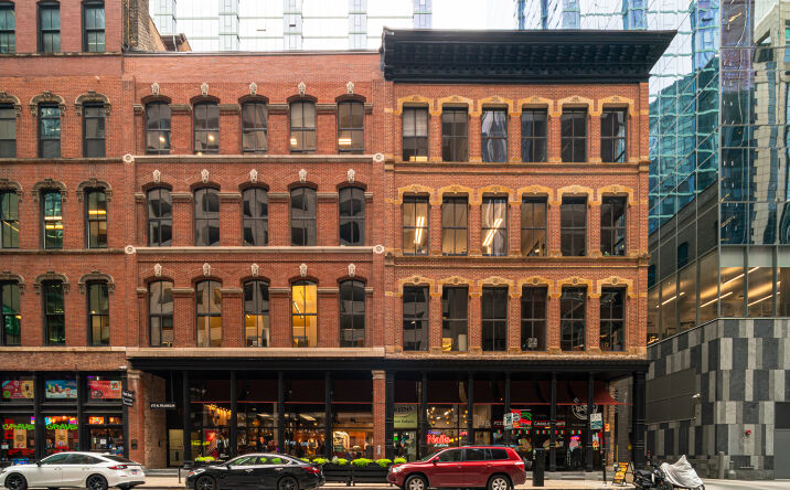 Pictures of Office property located at 175 N Franklin St, Chicago, IL 60606 for lease - image #1