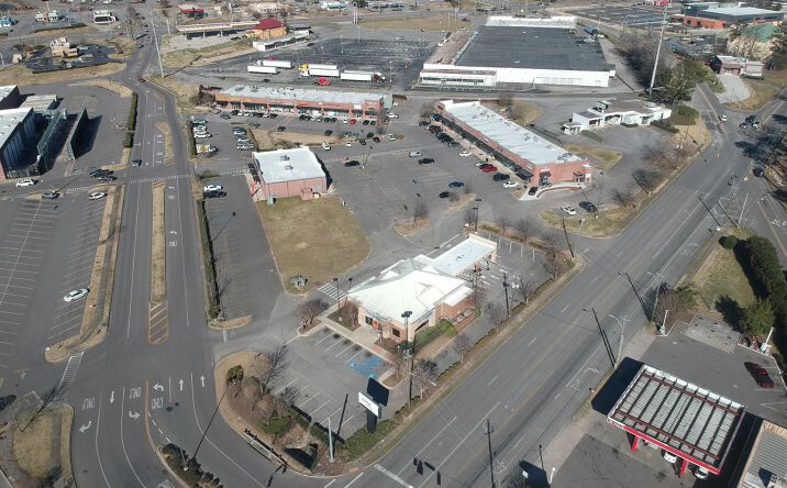 Pictures of Retail property located at 1676 Montclair Rd, Birmingham, AL 35210 for lease - image #1