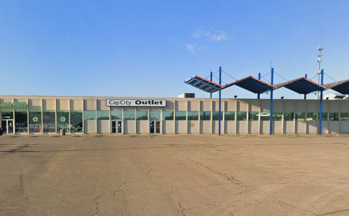 Pictures of Retail property located at 115 SW 29th St, Topeka, KS 66611 for lease - image #1