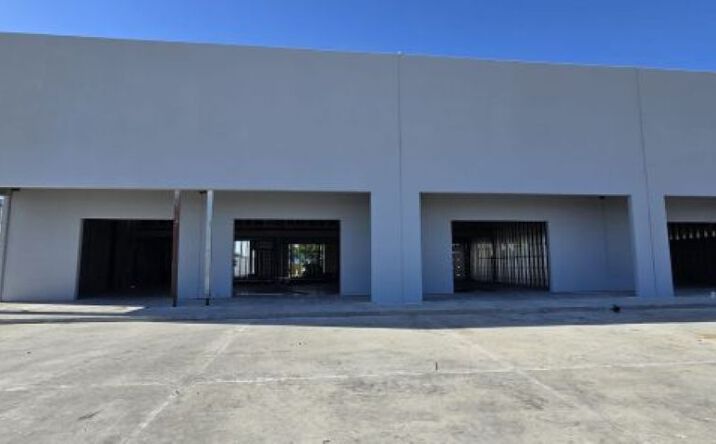 Pictures of Retail property located at 405 Crossroads St, Laredo, TX 78045 for lease - image #1