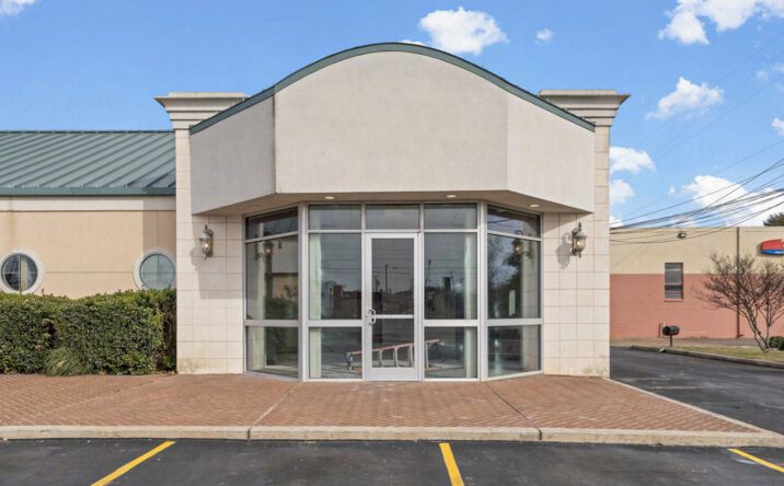 Pictures of Retail, Land property located at 1025 N Valley Mills Dr, Waco, TX 76710 for lease - image #1