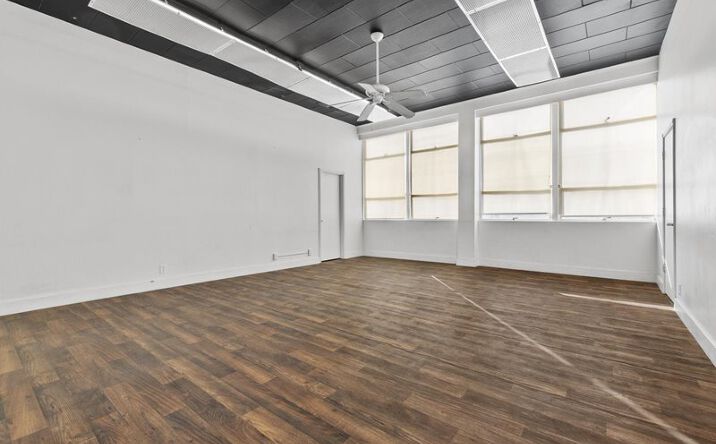 Pictures of Retail, Office, Special Purpose property located at 1600 20th St, Bakersfield, CA 93301 for lease - image #1