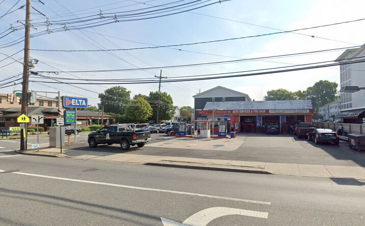 Pictures of Retail, Office, Land, Restaurant property located at 125 N Washington Ave, Bergenfield, NJ 07621 for lease - image #1