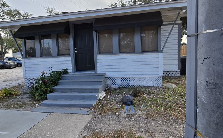 Pictures of Retail, Office property located at 1013 Drew St, Clearwater, FL 33755 for lease - image #1