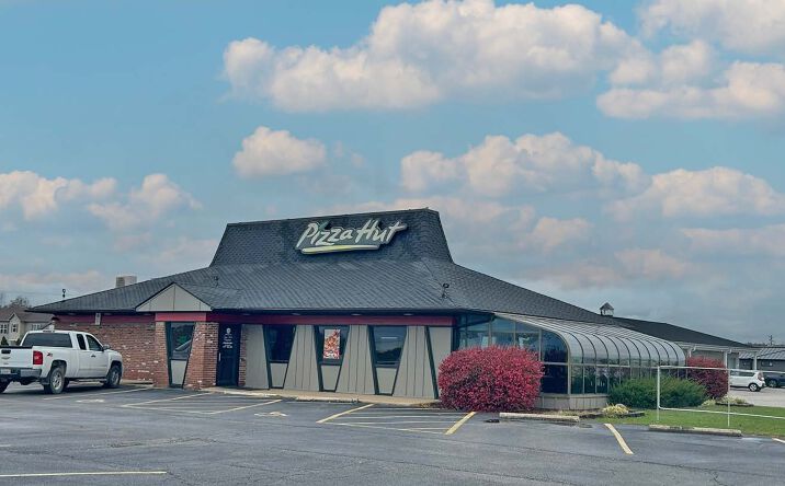 Pictures of Restaurant property located at 1801 N Market St, Sparta, IL 62286 for sales - image #1