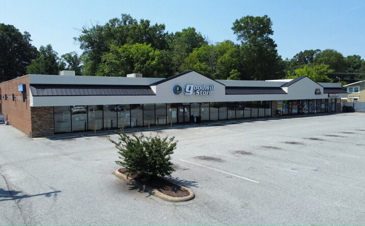 Pictures of Retail property located at 3739 W Gate City Blvd, Greensboro, NC 27407 for lease - image #1